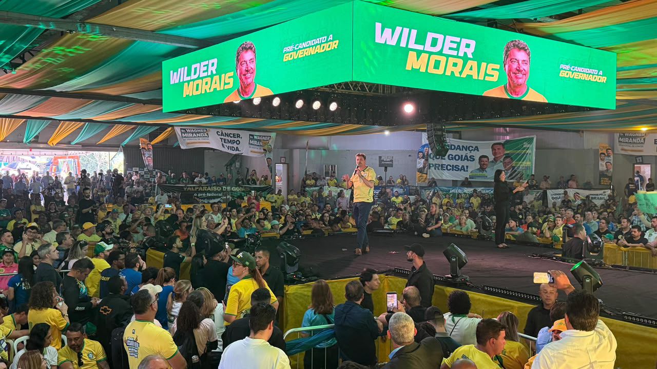 Wilder Morais e Flávio Bolsonaro reúnem lideranças nacionais e milhares de apoiadores em Goiânia em um dos maiores atos políticos do Estado