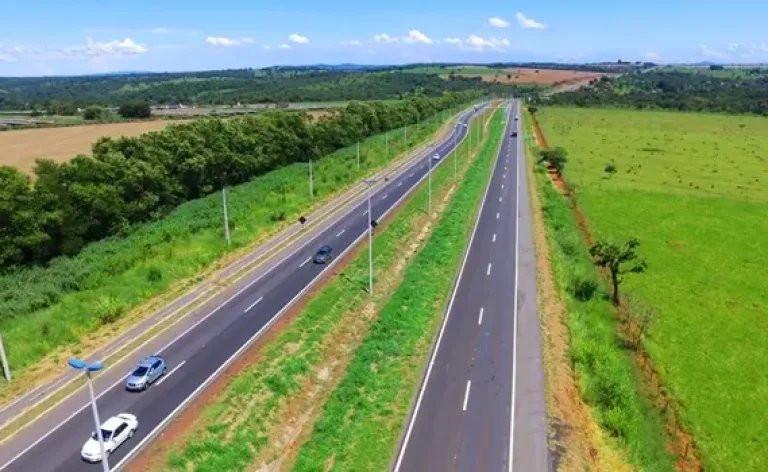 Imagem: Governo de Goiás - Novos radares na GO-020 entre Goiânia e Bela Vista de Goiás vão fiscalizar toda a rodovia, incluindo o acostamento, para aumentar a segurança e coibir infrações de trânsito