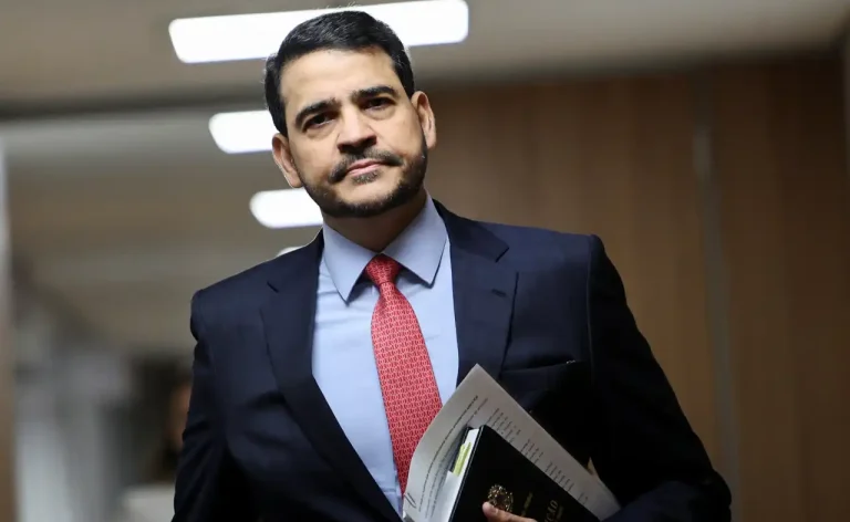 Imagem: Divulgação - Jorge Messias passa por sabatina no Senado nesta quarta-feira 29 para vaga no STF e deve defender código de ética no Supremo, além de se posicionar contra o aborto durante a sessão