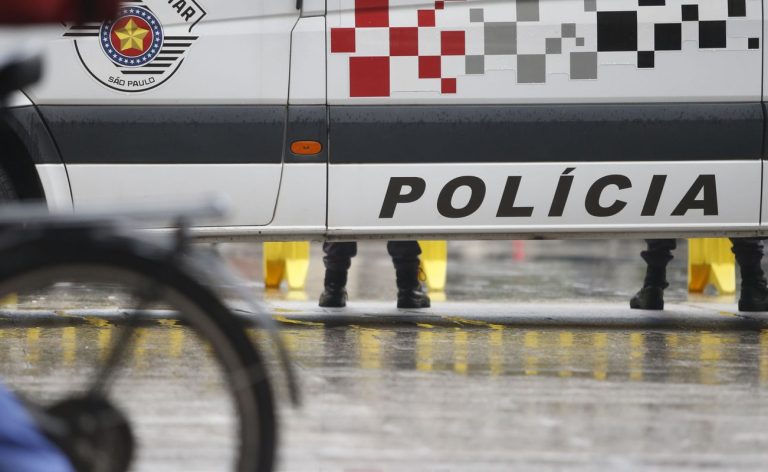 Menino de 4 anos é morto em suposto confronto entre PMs e criminosos